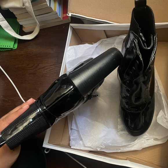 Diva Lounge Boots - Picture 8 of 10